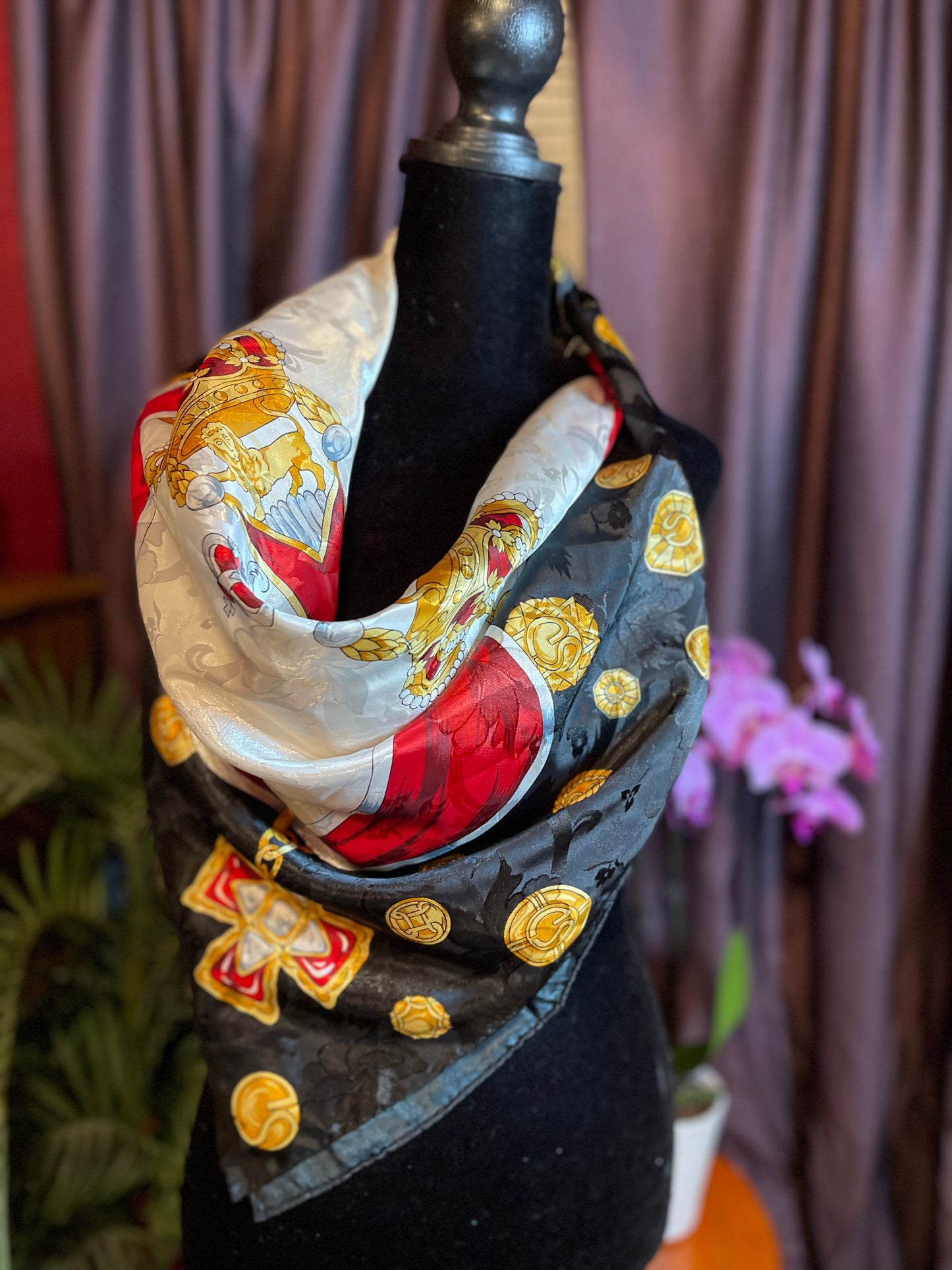 Designer Nicole De Beauvoir Paris, 100% polyester scarf