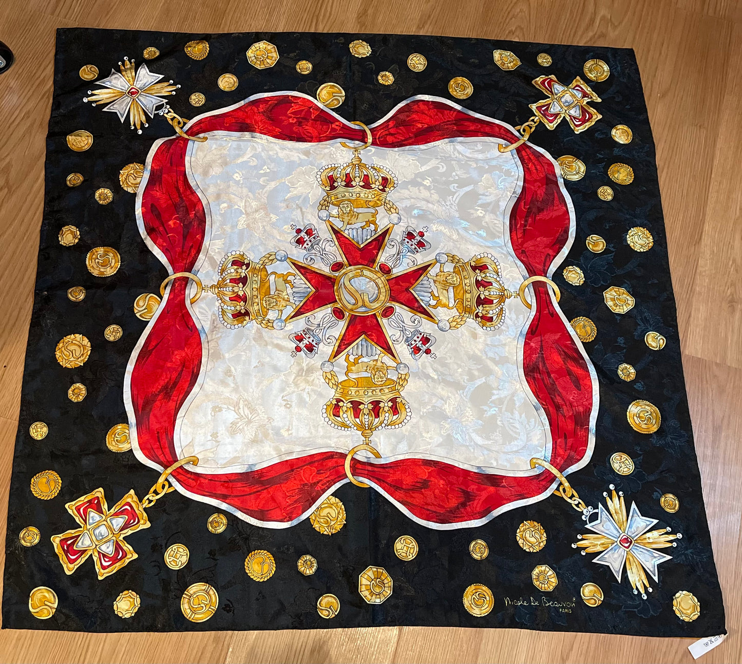 Designer Nicole De Beauvoir Paris, 100% polyester scarf