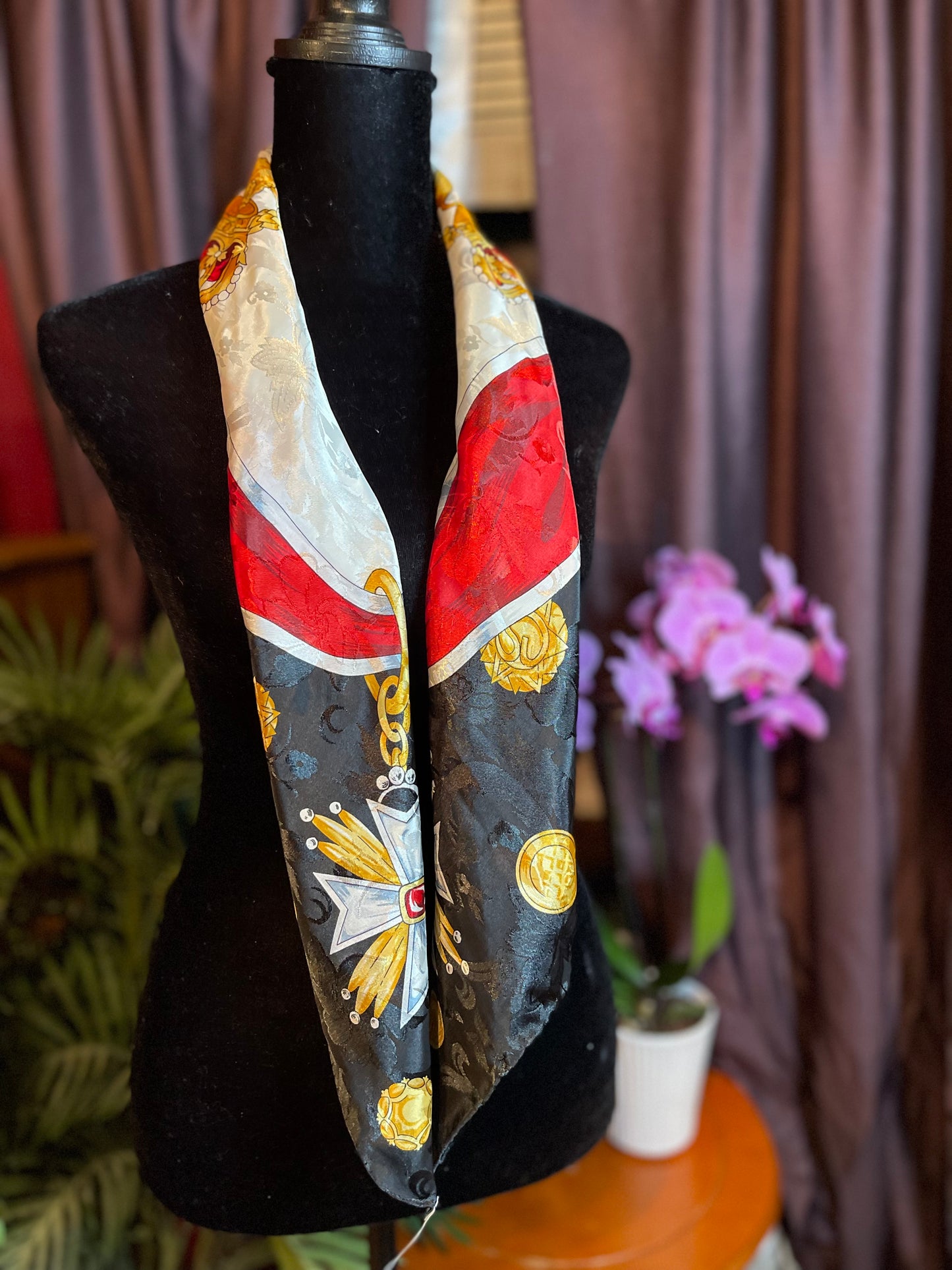 Designer Nicole De Beauvoir Paris, 100% polyester scarf