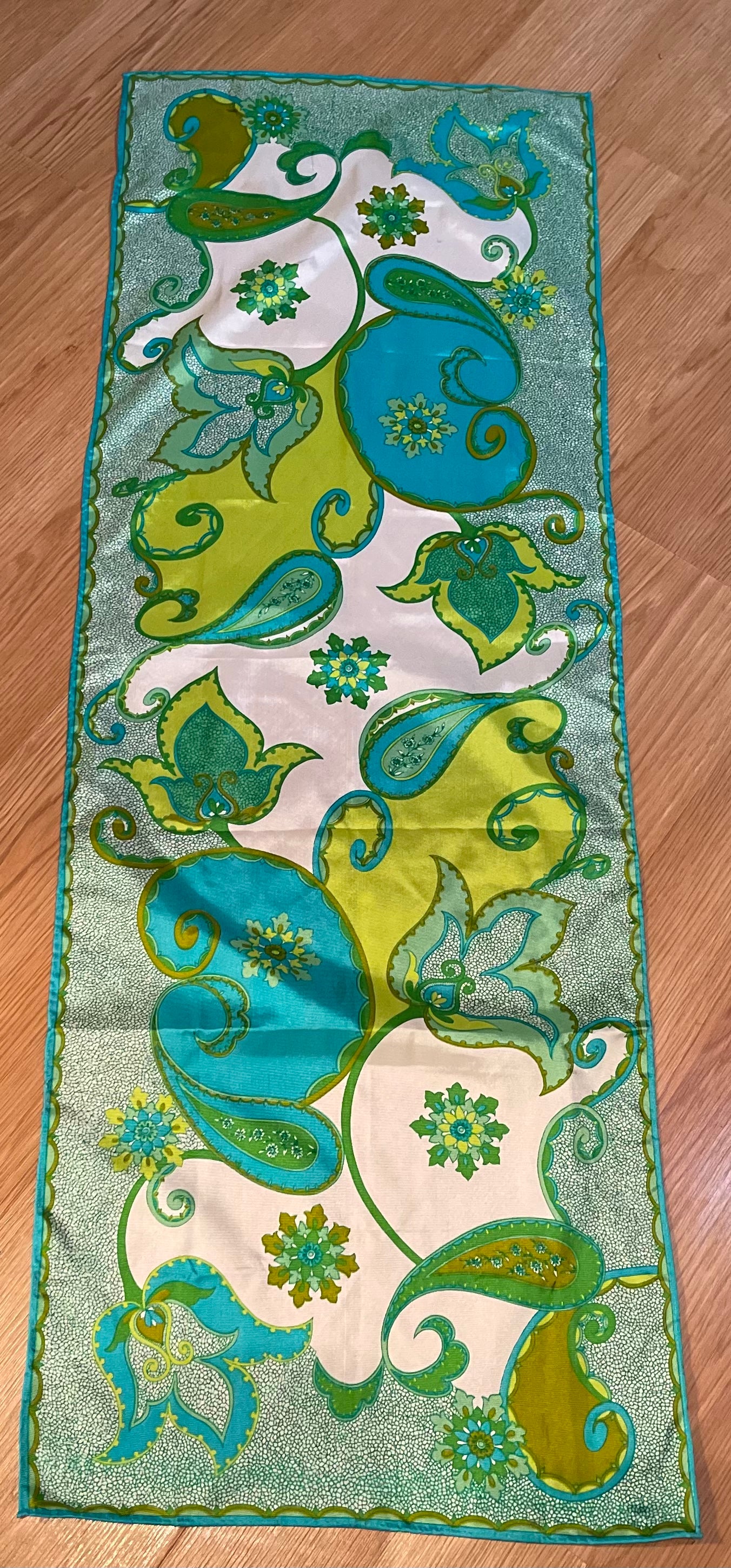 Vintage silk oblong Green/ blue paisley Scarf