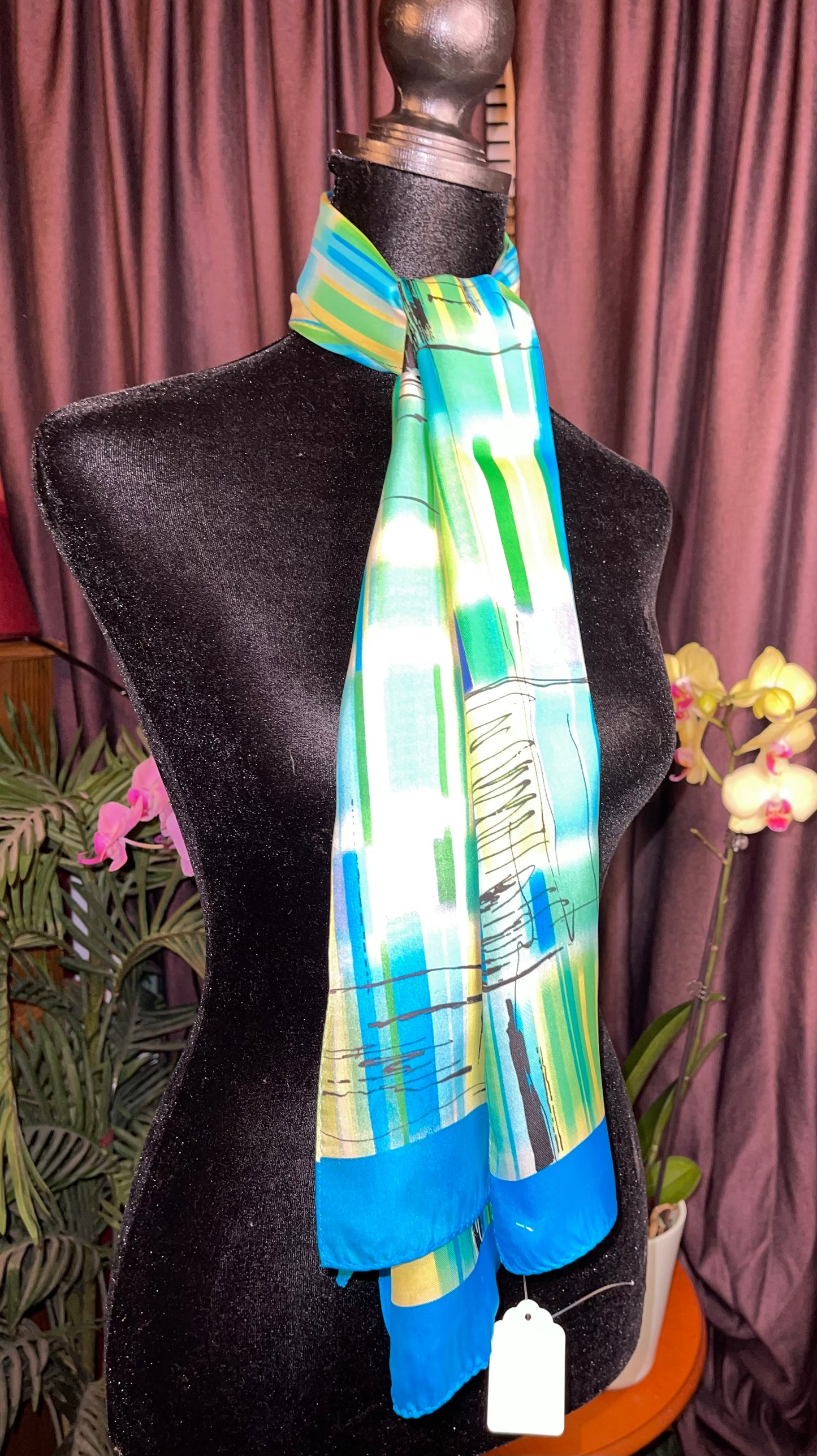 Designer, Vintage 100% silk Echo Oblong Scarf